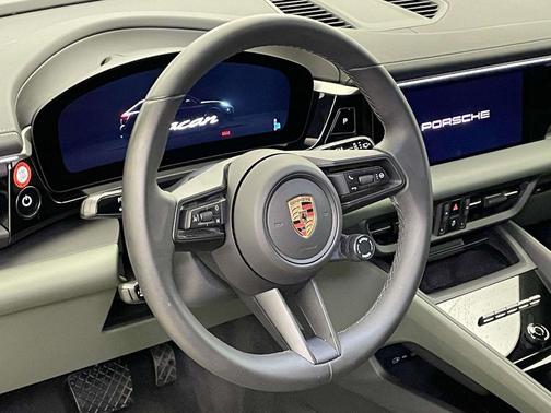 2025 Porsche Macan 4