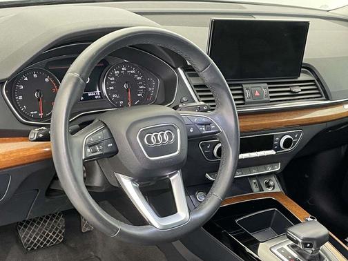 2023 Audi Q5 45 S line Premium