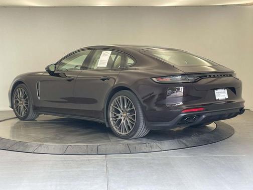 Copper Ruby Metallic 2022 Porsche Panamera 4 Platinum Edition