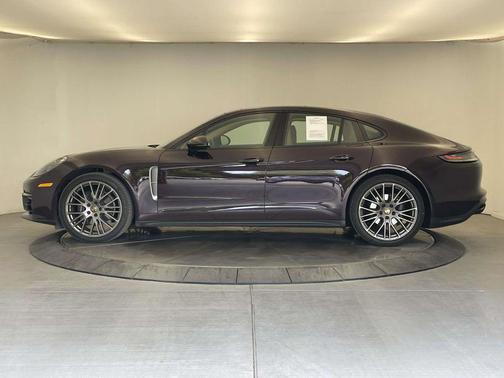 Copper Ruby Metallic 2022 Porsche Panamera 4 Platinum Edition