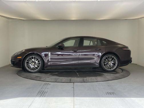 2022 Porsche Panamera 4 Platinum Edition