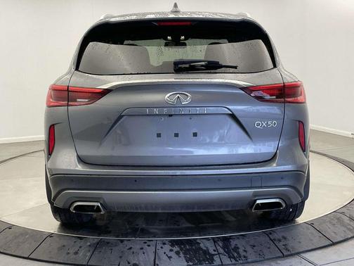 2021 INFINITI QX50 LUXE