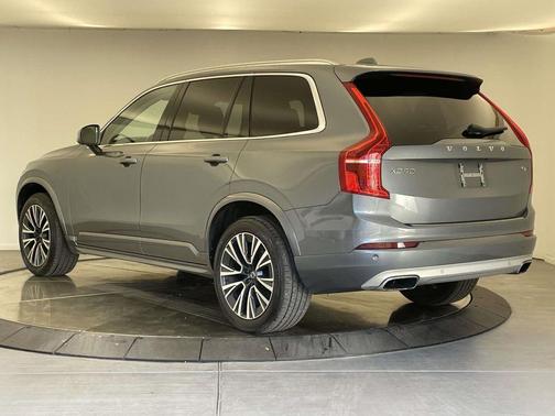 2020 Volvo XC90 T6 Momentum