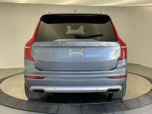 2020 Volvo XC90 T6 Momentum