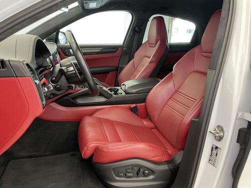 2023 Porsche Cayenne Turbo GT