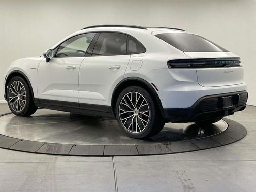 2025 Porsche Macan 4S