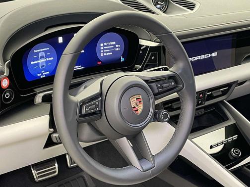 2025 Porsche Macan 4S
