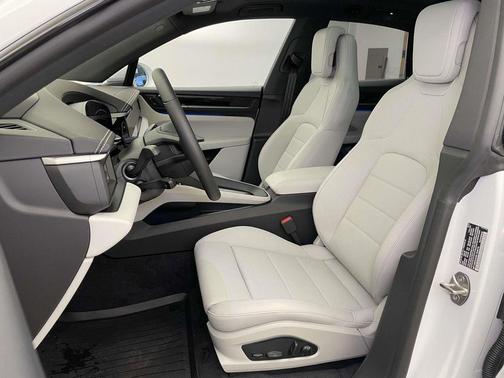 2025 Porsche Macan 4S