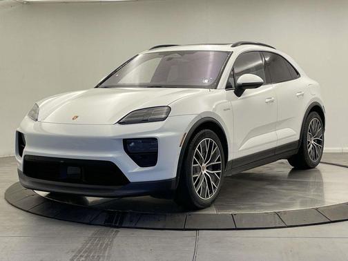 2025 Porsche Macan 4S