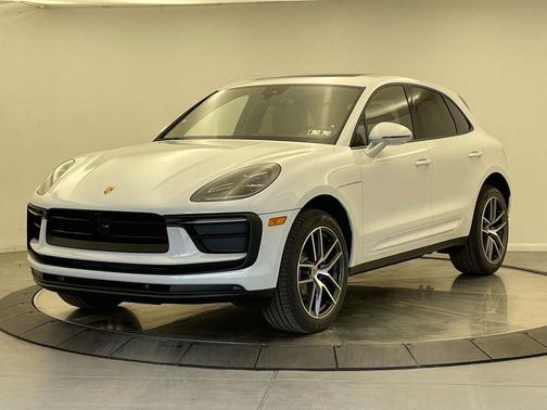 2026 Porsche Macan Base