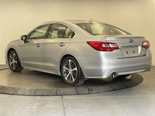 Ice Silver Metallic 2017 Subaru Legacy Limited