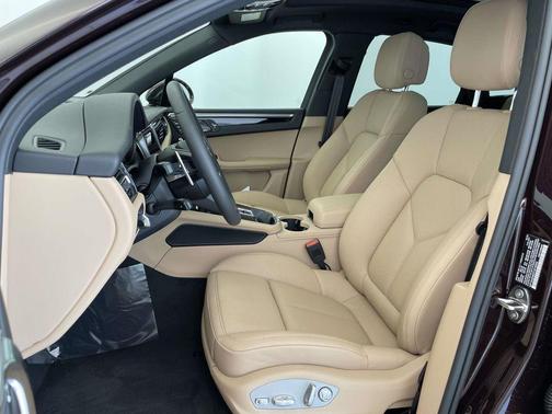 Ruby 2026 Porsche Macan Macan