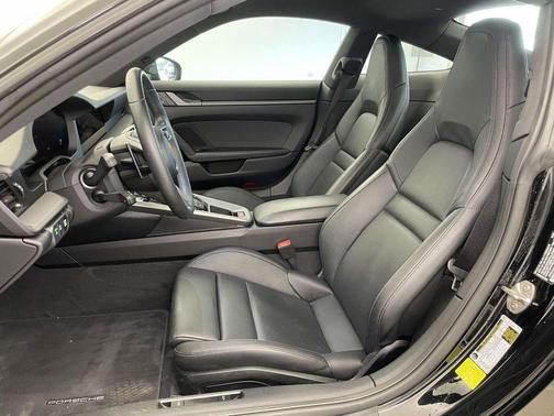 2025 Porsche 911 Carrera