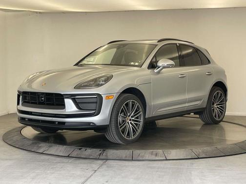 Dolomite Silver Metallic 2026 Porsche Macan Macan