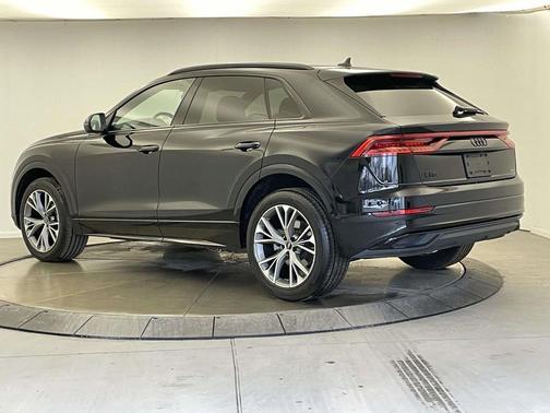 2022 Audi Q8 55 Premium