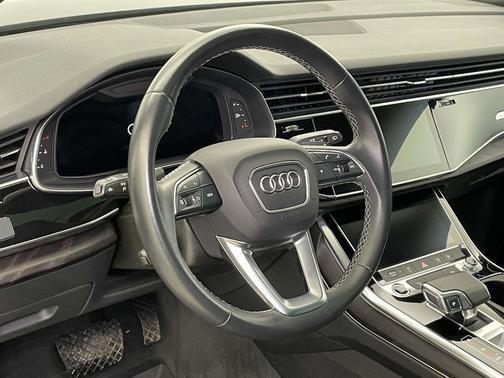 2022 Audi Q8 55 Premium