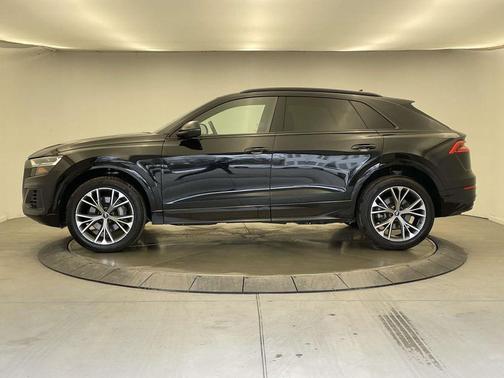 2022 Audi Q8 55 Premium