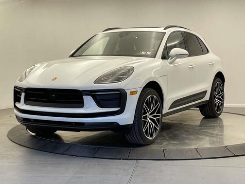 2026 Porsche Macan Base