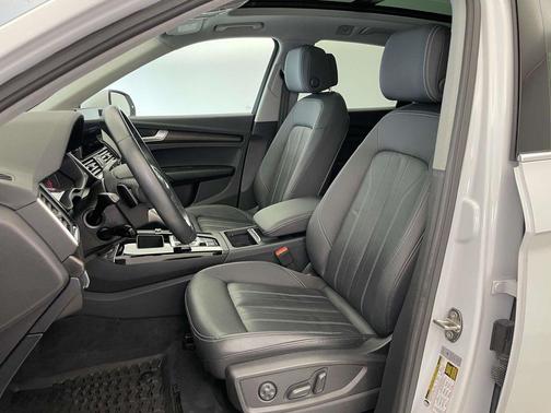 2022 Audi Q5 45 S line Premium