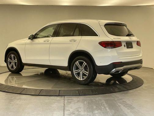 White 2022 Mercedes-Benz GLC 300 4MATIC