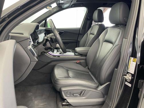 Orca Black Metallic 2021 Audi Q7 55 Prestige