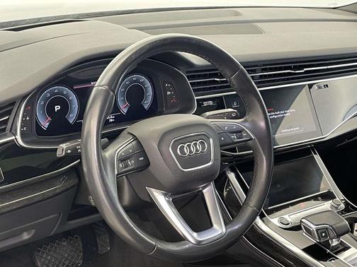 Orca Black Metallic 2021 Audi Q7 55 Prestige