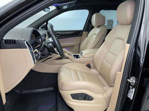 2022 Porsche Cayenne Cayenne