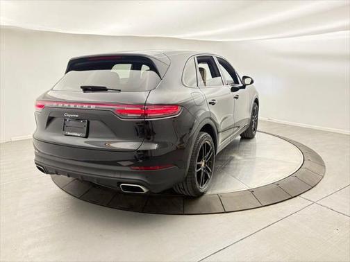 2022 Porsche Cayenne Base