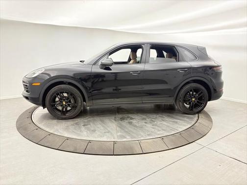 2022 Porsche Cayenne Base