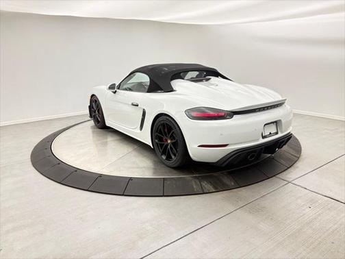 2022 Porsche 718 Spyder Base