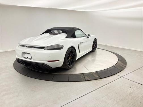 2022 Porsche 718 Spyder Base