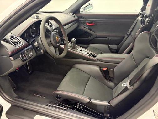 2022 Porsche 718 Spyder Base