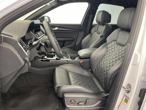 Glacier White Metallic 2025 Audi SQ5 3.0T Premium Plus