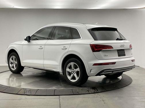 2022 Audi Q5 40 Premium