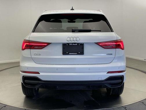 Glacier White Metallic 2025 Audi Q3 Premium 45 TFSI S line quattro Tiptronic