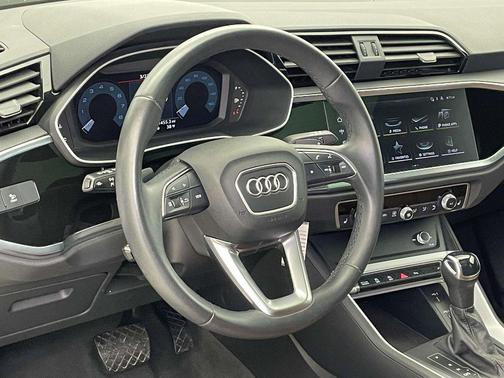 Glacier White Metallic 2025 Audi Q3 Premium 45 TFSI S line quattro Tiptronic