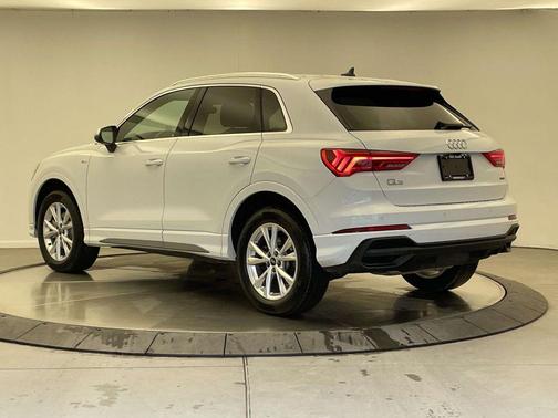 Glacier White Metallic 2025 Audi Q3 Premium 45 TFSI S line quattro Tiptronic