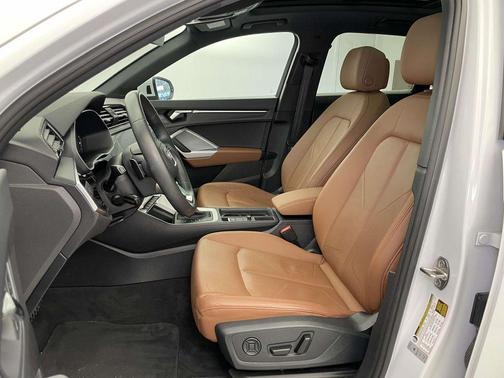 Glacier White Metallic 2025 Audi Q3 Premium 45 TFSI S line quattro Tiptronic