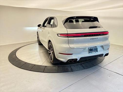 2024 Porsche Cayenne S