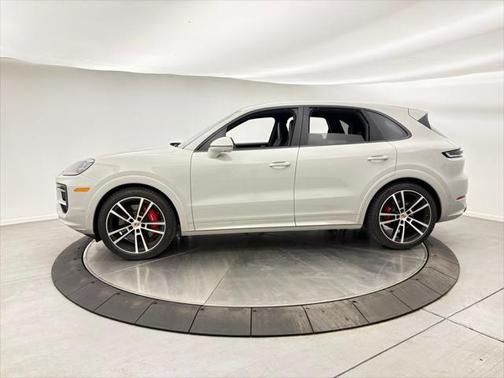 2024 Porsche Cayenne S