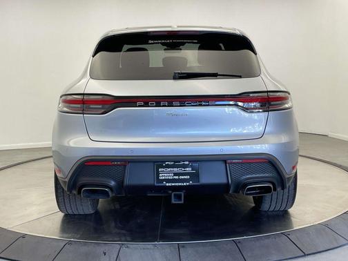 2025 Porsche Macan T