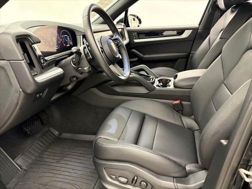 2024 Porsche Cayenne Base