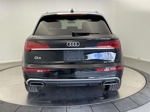 2024 Audi Q5 45 S line Premium