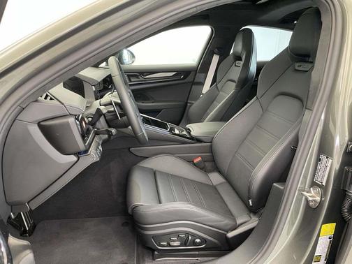 2025 Porsche Panamera GTS