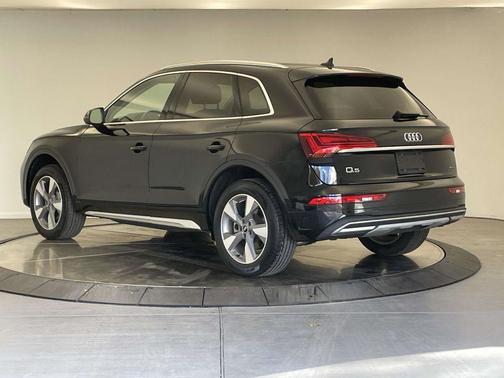 2023 Audi Q5 40 Premium Plus