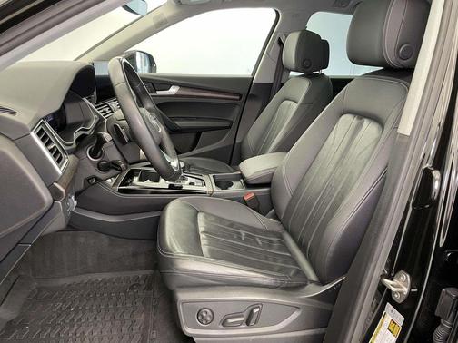 2023 Audi Q5 40 Premium Plus