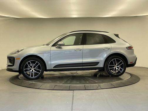 2022 Porsche Macan Base