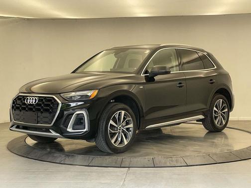Mythos Black Metallic 2023 Audi Q5 45 S line Premium
