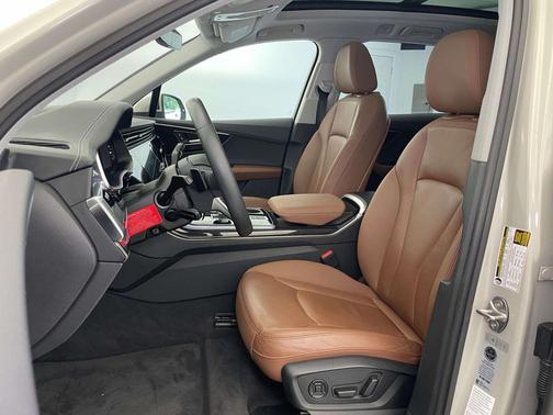 Beige Metallic 2023 Audi Q7 55 Premium