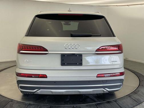 Beige Metallic 2023 Audi Q7 55 Premium